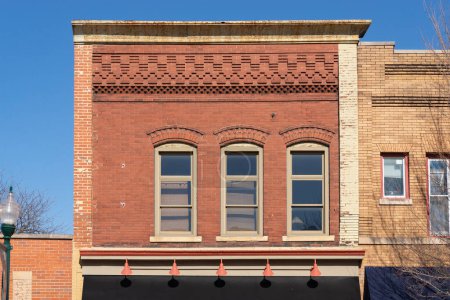 Téléchargez les photos : Exterior of old building and storefront in downtown Ottawa Illinois USA - en image libre de droit