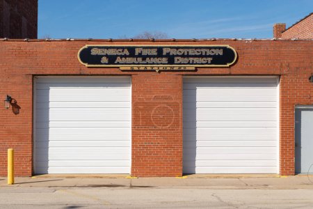 Foto de Seneca, Illinois - Estados Unidos - 26 de febrero de 2023: Exterior del Edificio Central de Despachos de Ambulancia en Seneca, Illinois. - Imagen libre de derechos