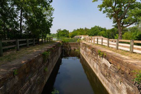 Téléchargez les photos : Écluse numéro 8 sur l'historique I et M Canal à Channahon State Park. Channahon, Illinois, États-Unis. - en image libre de droit