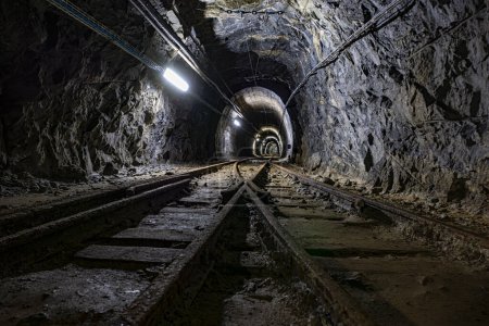 Chemin de fer dans la mine de Cogne