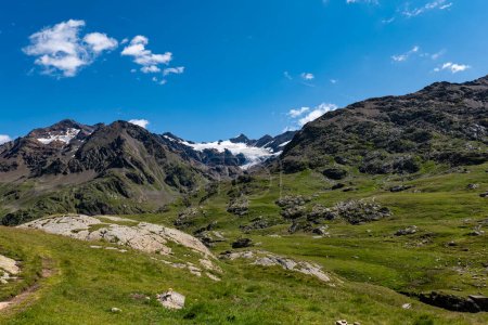 Landschaft des Gavia-Passes in den italienischen Alpen
