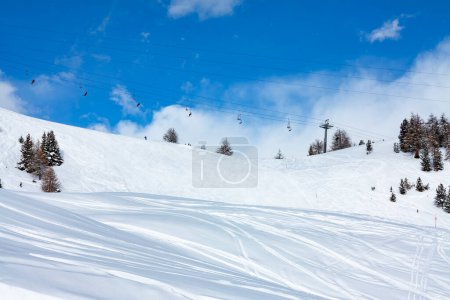 Téléchargez les photos : Pistes de ski à Pila Station de ski - en image libre de droit