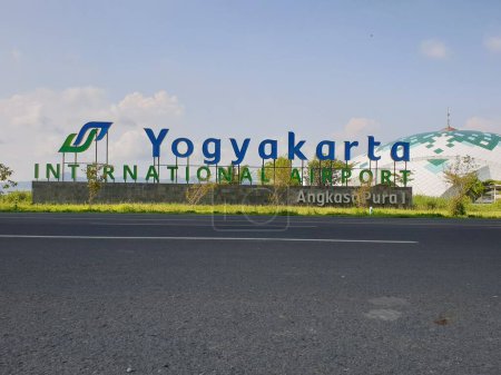 Foto de Yogyakarta, Indonesia - 10 de junio de 2023: Aeropuerto Internacional de Yogyakarta (YIA) en Kulonprogo, Yogyakarta - Imagen libre de derechos