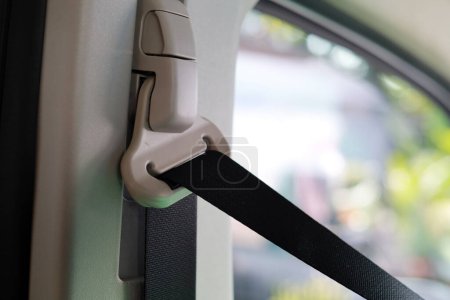 Téléchargez les photos : Photo rapprochée de la ceinture de sécurité dans la voiture - en image libre de droit