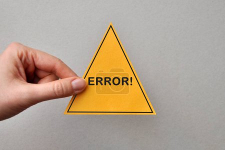 The image of the yellow triangle and the inscription: "error" on it