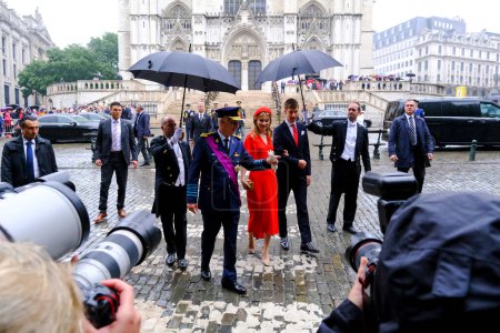 Téléchargez les photos : La famille royale de Belgique part après la messe du Te Deum à la cathédrale Saint-Michel et Sainte-Gudula lors de la fête nationale belge, à Bruxelles, en Belgique, le 21 juillet 2022. - en image libre de droit