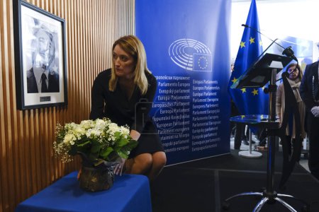Téléchargez les photos : President of the European Parliament Roberta Metsola during a tribute to David SASSOLI, former European Parliament President (2019-2022) in Brussels, Belgium on January 11, 2023. - en image libre de droit