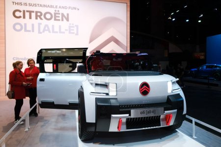 Foto de Citroen car on display during the opening of the Brussels Motor Show at the Expo in Brussels, Belgium on Jan. 13, 2023. - Imagen libre de derechos