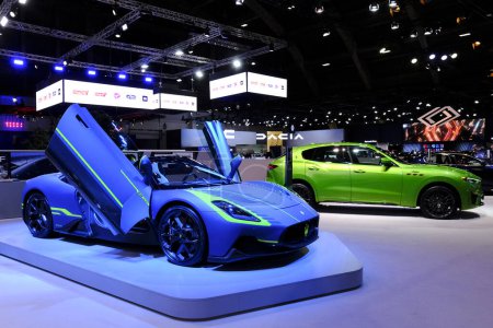 Téléchargez les photos : Maserati car on display during the opening of the Brussels Motor Show at the Expo in Brussels, Belgium on Jan. 13, 2023. - en image libre de droit