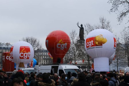 Téléchargez les photos : Protesters take part in a demonstration against the pension overhauls in Paris, France on January 19, 2023. - en image libre de droit