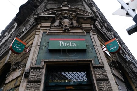Téléchargez les photos : Exterior view of Hungarian Post office in Budapest, Hungary on December 22,  2022. - en image libre de droit