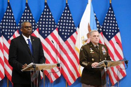 Foto de US Chairman of the Joint Chiefs of Staff, General Mark Milley speaks during a press conference  at the NATO Headquarters in Brussels, Belgium on February 14, 2023. - Imagen libre de derechos