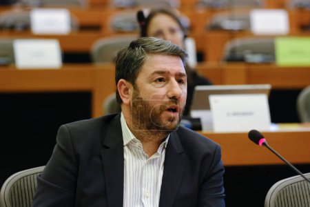 Foto de Nikos Androulakis, President of the Movement for Change and the Panhellenic Socialist Movement during a European Parliament's Inquiry Committee on the use of spyware in Brussels, Belgium on February 28, 2023. - Imagen libre de derechos