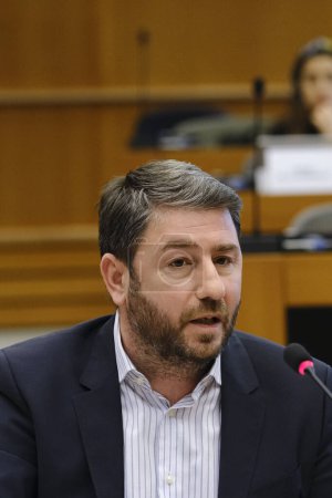 Foto de Nikos Androulakis, President of the Movement for Change and the Panhellenic Socialist Movement during a European Parliament's Inquiry Committee on the use of spyware in Brussels, Belgium on February 28, 2023. - Imagen libre de derechos
