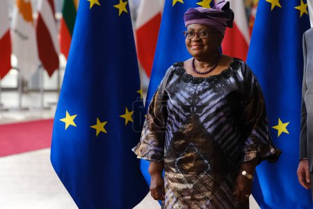 Téléchargez les photos : Charles MICHEL, Président du Conseil européen accueille Ngozi OKONJO IWEALA, Directeur général de l'Organisation mondiale du commerce (OMC) à Bruxelles, Belgique, le 16 mars 2023. - en image libre de droit