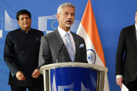 Téléchargez les photos : Le ministre indien des Affaires étrangères S. Jaishankar s'adresse aux médias lors d'une conférence de presse sur le Conseil du commerce et de la technologie UE-Inde au siège de l'UE à Bruxelles, en Belgique, le 16 mai 2023 - en image libre de droit