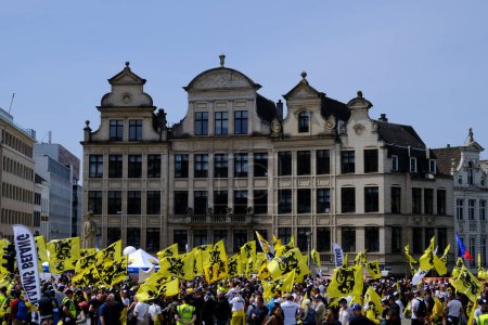 Téléchargez les photos : Manifestation du parti flamand d'extrême droite Vlaams Belang à Bruxelles, Belgique, le 29 mai 2023. - en image libre de droit