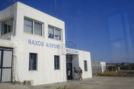 Foto de Aeropuerto de la isla de Naxos en Grecia en Julio 10, 2023. - Imagen libre de derechos
