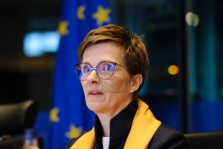 Foto de Claudia Buch, nominada para la nueva presidenta del Consejo de Supervisión del BCE, durante su audiencia en el Parlamento Europeo en Bruselas, Bélgica, el 20 de septiembre de 2023. - Imagen libre de derechos