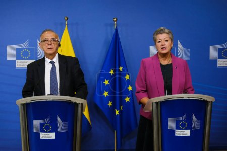 Téléchargez les photos : La commissaire européenne Ylva Johansson et le ministre colombien de la Défense Ivan Velasquez tiennent une conférence de presse conjointe pour le dialogue UE-Colombie sur la drogue à Bruxelles, en Belgique, le 29 septembre 2023. - en image libre de droit
