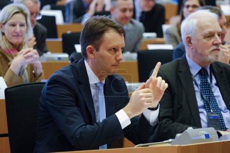 Téléchargez les photos : Le député européen Siegfried Muresan participe à la conférence du PPE au Parlement européen à Bruxelles, en Belgique, le 21 février 2024. - en image libre de droit