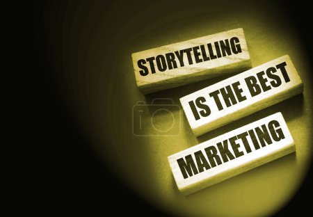 Téléchargez les photos : Storytelling est le meilleur des mots marketing sur les blocs de bois. Le concept de publicité piar marketing motivationnel. - en image libre de droit