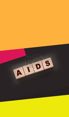Foto de Abreviatura del SIDA escrita en cubos de madera. Concepto de salud. ETS enfermedades de transmisión sexual. - Imagen libre de derechos