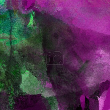Téléchargez les photos : Fond abstrait Grunge réalisé avec des peintures à l'aquarelle aux couleurs pourpre, bleu et vert. - en image libre de droit