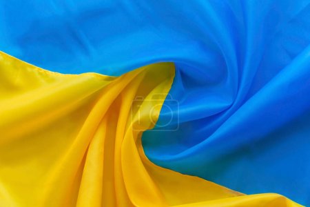 Foto de Bandera de Ucrania. Fondo amarillo-azul. - Imagen libre de derechos