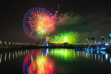 Fuegos artificiales en Al Khobar, Arabia Saudita 23 de septiembre de 2022: Día Nacional de la Celebración del Reino de Arabia Saudita