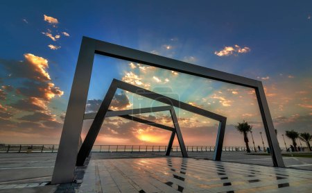 Photo pour Belle vue sur le lever du soleil à Dammam Al Khobar Corniche Arabie Saoudite
. - image libre de droit