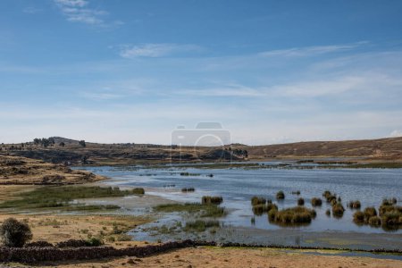 Foto de Vista de la laguna de Umayo desde el Cementerio Sillustani, Hatuncolla, Región de Puno, Perú, - Imagen libre de derechos