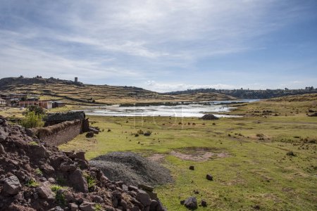 Foto de Una vista del cementerio de Sillustani, Hatuncolla, región de Puno, Perú, - Imagen libre de derechos