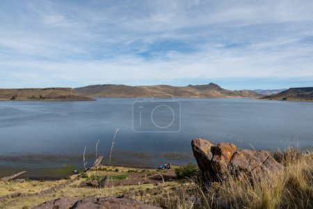 Foto de Vista de la laguna de Umayo desde el Cementerio Sillustani, Hatuncolla, Región de Puno, Perú, - Imagen libre de derechos
