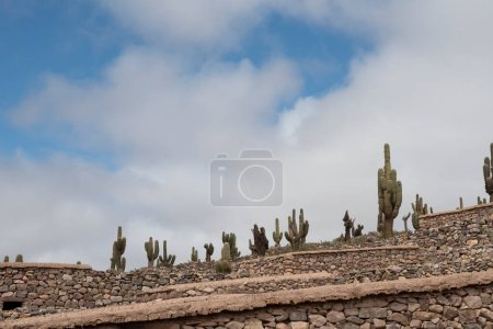 Ein Blick von Pucara de Tilcara, einer archäologischen Stadt in Jujuy, Argentinien