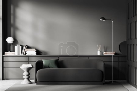 Téléchargez les photos : Salon sombre intérieur avec canapé et commode avec décoration élégante, tapis sur sol en béton gris. Maquette copier l'espace mur vide. rendu 3D - en image libre de droit