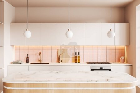 Téléchargez les photos : Intérieur de cuisine beige avec comptoir en marbre bar, étagères avec évier et cuisinière avec ustensiles de cuisine. Zone de cuisson avec design caché. rendu 3D - en image libre de droit