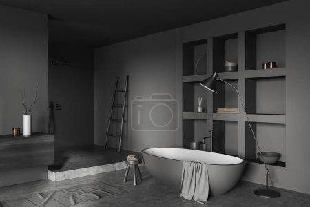 Foto de Interior de baño oscuro con bañera, ducha vista lateral en el podio y estante con decoración minimalista. Esquina de baño en el moderno apartamento del hotel. Renderizado 3D - Imagen libre de derechos