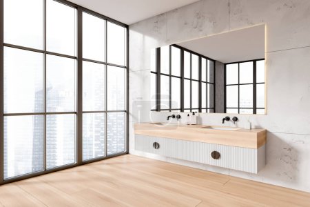 Téléchargez les photos : Intérieur de salle de bain moderne avec murs en marbre blanc, sol en bois, double lavabo avec grand miroir au-dessus et fenêtre panoramique avec paysage urbain flou. Rendu 3d - en image libre de droit