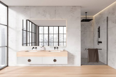 Téléchargez les photos : Élégant intérieur de la salle de bain de l'hôtel avec double lavabo et douche derrière une porte vitrée, fenêtre panoramique sur la ville. Zone de baignade moderne au design minimaliste. rendu 3D - en image libre de droit