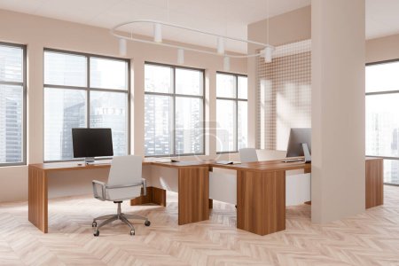 Foto de Interior de oficina beige con sillones y ordenador PC, vista lateral suelo de madera. Rincón de coworking con escritorio y ventana panorámica sobre rascacielos. Renderizado 3D - Imagen libre de derechos