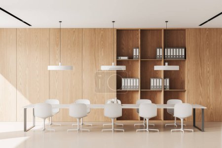 Foto de Interior de oficina minimalista con tablero de reuniones y estante de madera con carpetas, piso de hormigón blanco. Sala de conferencias con muebles modernos y una fila de sillas. Renderizado 3D - Imagen libre de derechos