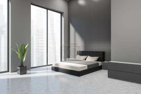 Téléchargez les photos : Chambre d'hôtel lit intérieur avec table de chevet, vue latérale, sol en béton gris. Fenêtre panoramique sur Singapour vue sur la ville. Espace de copie mur gris vide. rendu 3D - en image libre de droit