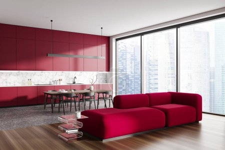 Foto de Interior del estudio casa roja con sofá y mesa de cena con sillas, vista lateral. Zona de cocina y salón con ventana panorámica a los rascacielos de Singapur. Renderizado 3D - Imagen libre de derechos