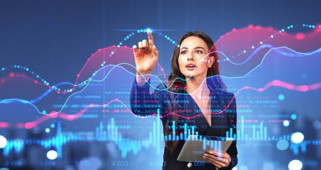Foto de Businesswoman finger touch virtual screen, forex stock market hologram hud, análisis financiero y estadísticas, gráfico de barras con números. Concepto de investigación empresarial - Imagen libre de derechos