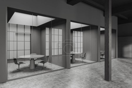 Téléchargez les photos : Intérieur du hall de bureau élégant avec des murs gris et verre salles de réunion avec des tables et des chaises rondes grises. Rendu 3d - en image libre de droit