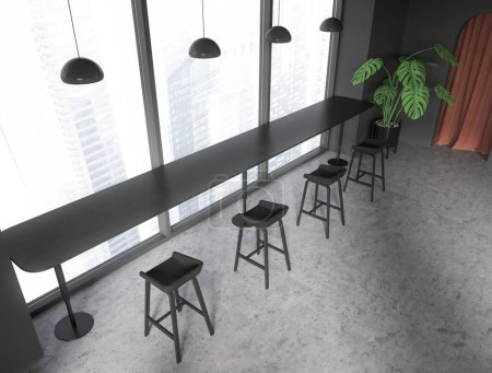 Foto de Vista superior del interior de la cafetería oscura minimalista con sillas de bar y mesa larga, ventana panorámica de los rascacielos de Singapur. Puerta con cortina, planta y suelo de hormigón gris. Renderizado 3D - Imagen libre de derechos