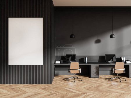Foto de Moderno interior de la sala de negocios con escritorio compartido y ordenadores PC. Coworking lugar de trabajo con muebles minimalistas y maqueta de póster de lona en la partición, piso de madera. Renderizado 3D - Imagen libre de derechos