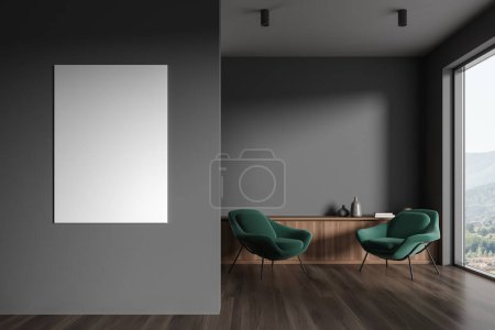 Moderne Wohnzimmereinrichtung mit zwei Sesseln und Dekoration, Hartholzboden. Dunkler gemütlicher Ruheplatz mit Panoramafenster auf die Landschaft. Mock up Leinwand Poster auf Trennwand. 3D-Rendering