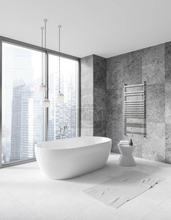 Foto de Interior de baño moderno con paredes de mármol gris claro, suelo de baldosas y cómoda bañera blanca de pie cerca de la ventana panorámica con paisaje urbano. renderizado 3d - Imagen libre de derechos
